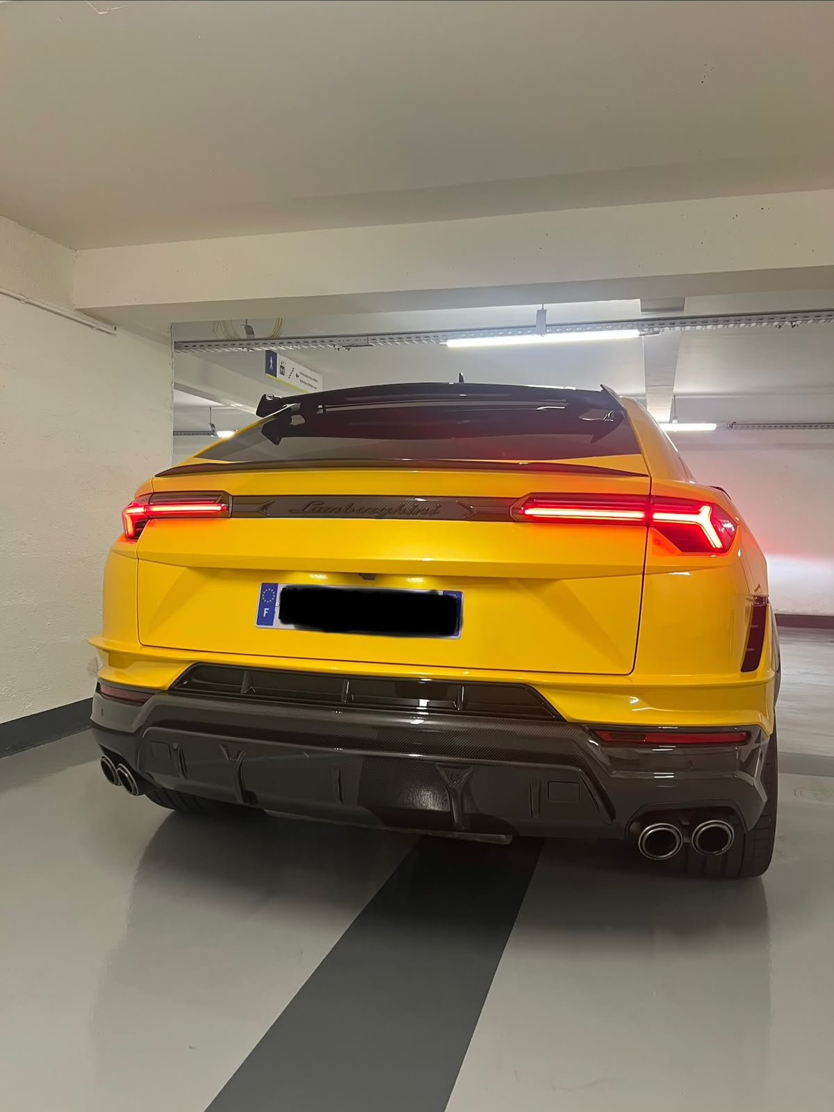 Lamborghini URUS img 4