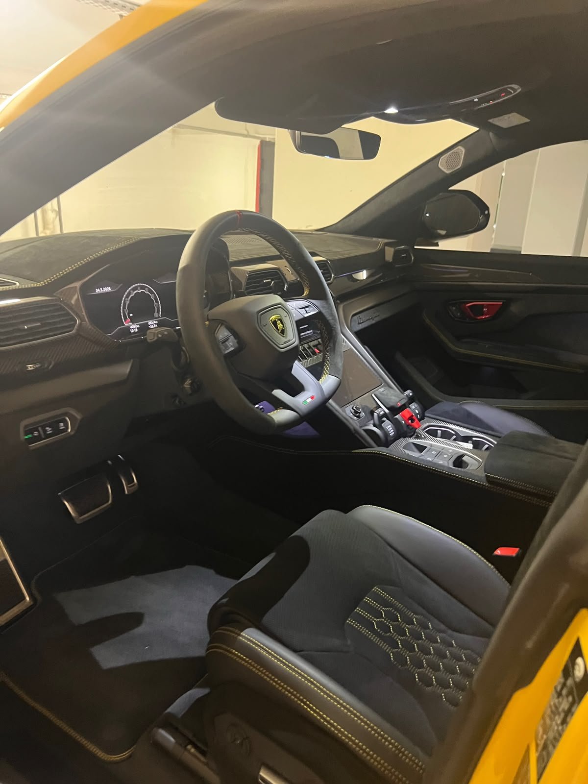 Lamborghini URUS img 5